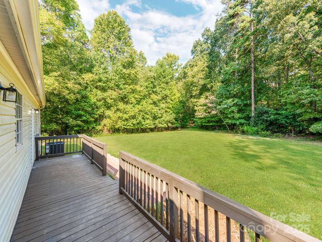 1219 Foxlaire Drive, Denver, NC 28037