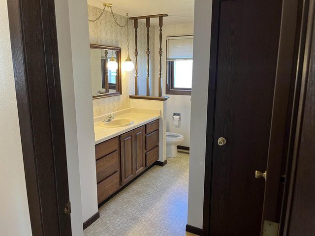 1027 Prairie Avenue, Hillsboro, WI 54634