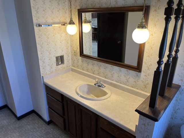 1027 Prairie Avenue, Hillsboro, WI 54634