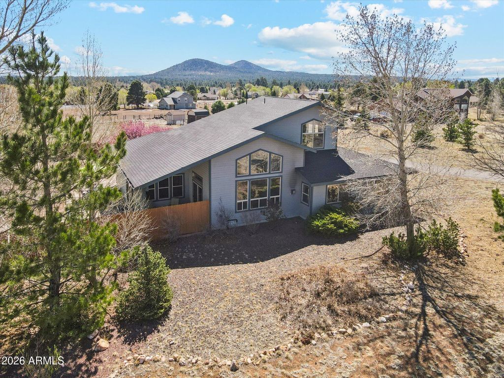 Image 1 of property listing at 8405 N REMINGTON Drive, Flagstaff, AZ 86004