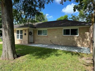 318 N 4th Street, Alvin, TX 77511