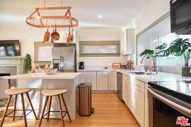 1600 N Kingsley Drive, Los Angeles, CA 90027