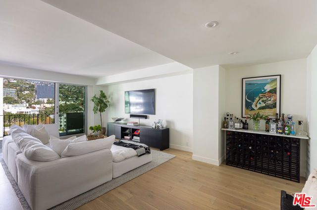 818 N Doheny Drive 1001, West Hollywood, CA 90069