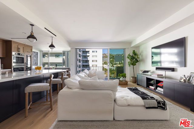 818 N Doheny Drive 1001, West Hollywood, CA 90069