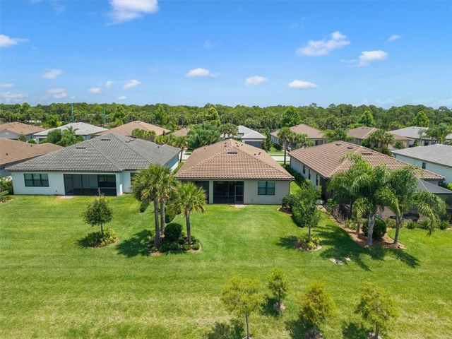 4092 Basket Oak Circle, Vero Beach, FL 32967