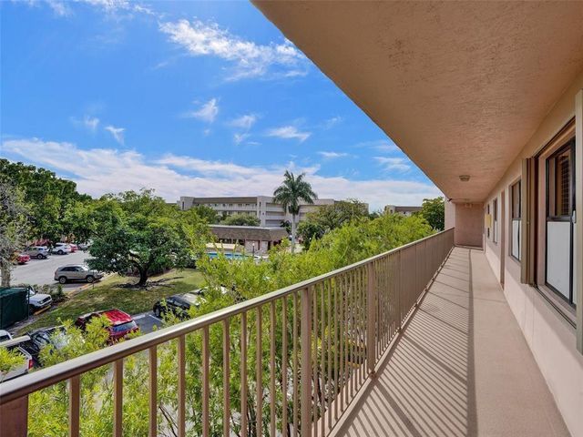 2704 NW 104th Avenue 308, Sunrise, FL 33322