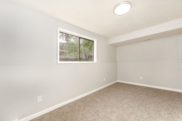 117 E Franklin Dr, Nine Mile Falls, WA 99026