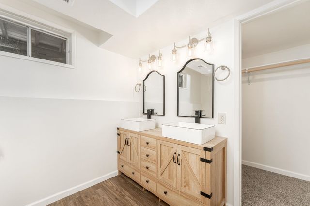 117 E Franklin Dr, Nine Mile Falls, WA 99026