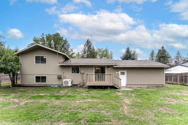 117 E Franklin Dr, Nine Mile Falls, WA 99026
