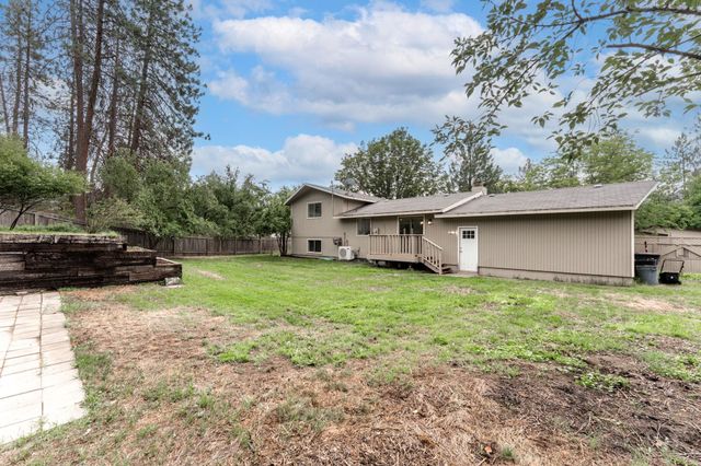 117 E Franklin Dr, Nine Mile Falls, WA 99026
