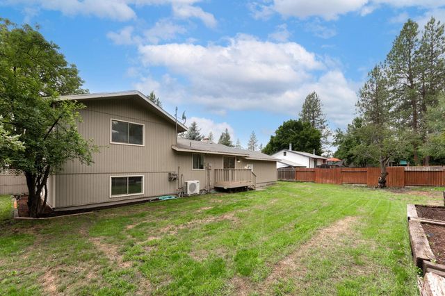 117 E Franklin Dr, Nine Mile Falls, WA 99026