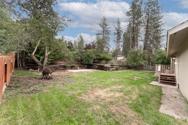 117 E Franklin Dr, Nine Mile Falls, WA 99026