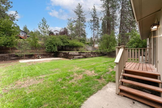 117 E Franklin Dr, Nine Mile Falls, WA 99026
