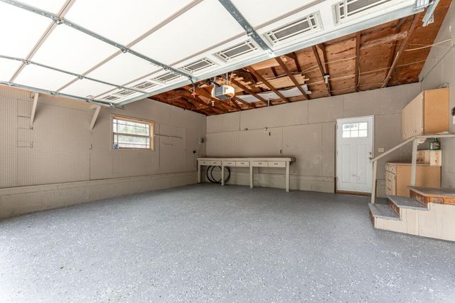 117 E Franklin Dr, Nine Mile Falls, WA 99026