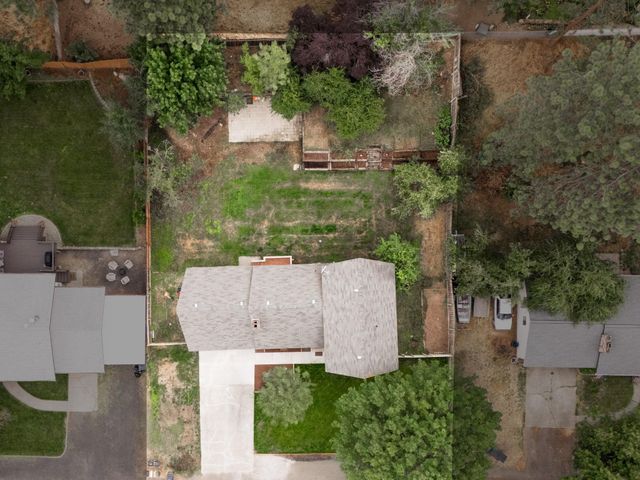 117 E Franklin Dr, Nine Mile Falls, WA 99026