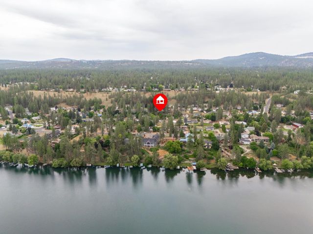 117 E Franklin Dr, Nine Mile Falls, WA 99026