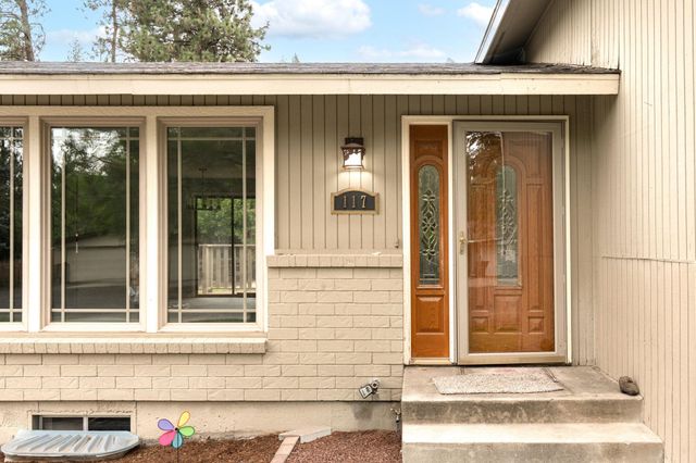 117 E Franklin Dr, Nine Mile Falls, WA 99026