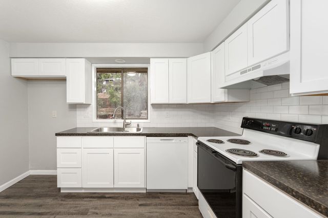 117 E Franklin Dr, Nine Mile Falls, WA 99026