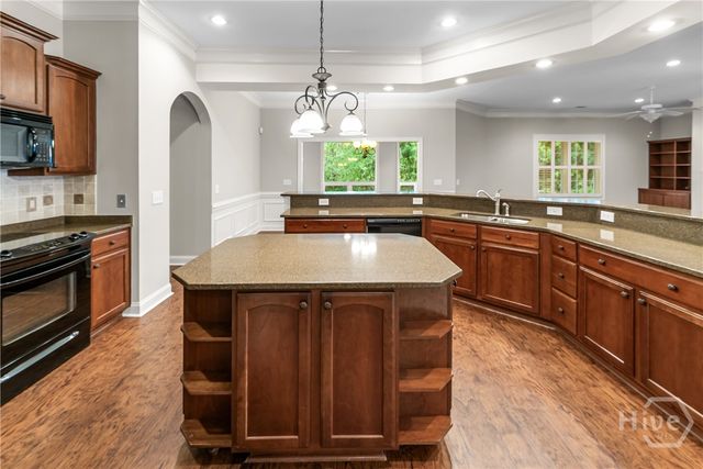 902 Woodside Crossing, Savannah, GA 31405