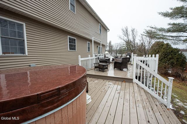 13 Indian Maiden Pass, Altamont, NY 12009