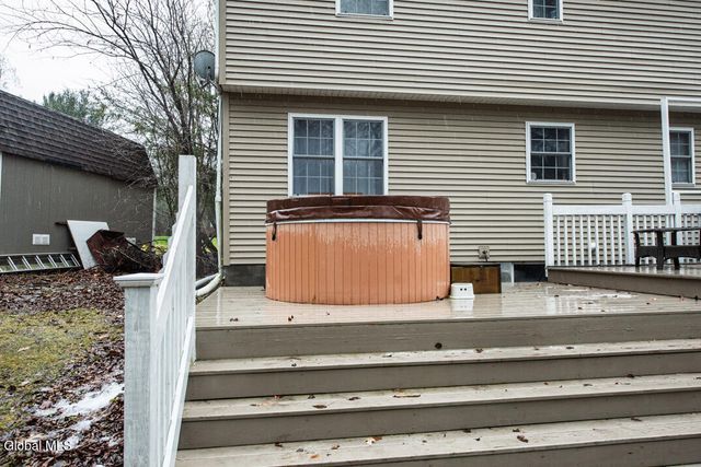 13 Indian Maiden Pass, Altamont, NY 12009