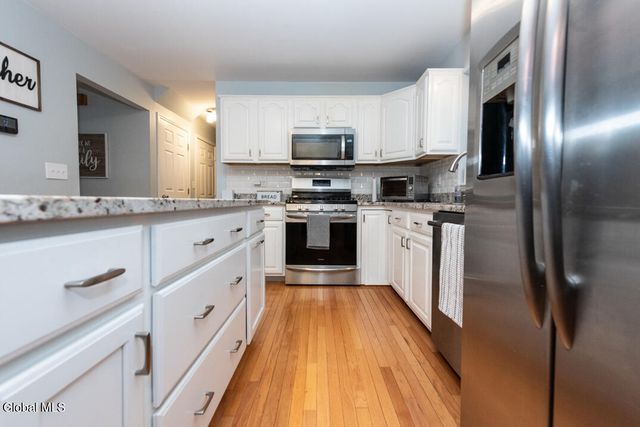 13 Indian Maiden Pass, Altamont, NY 12009