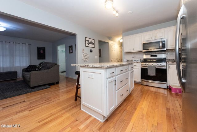 13 Indian Maiden Pass, Altamont, NY 12009