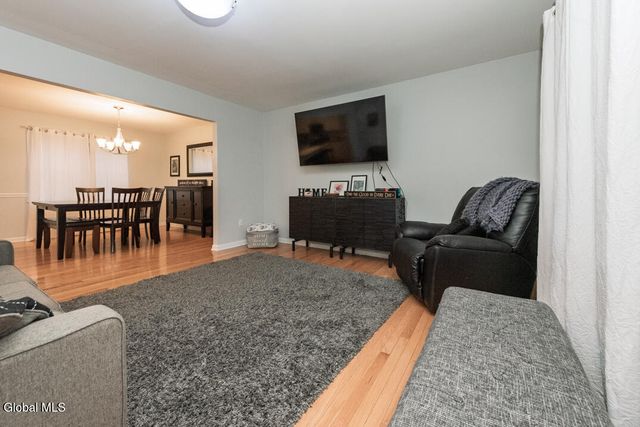 13 Indian Maiden Pass, Altamont, NY 12009