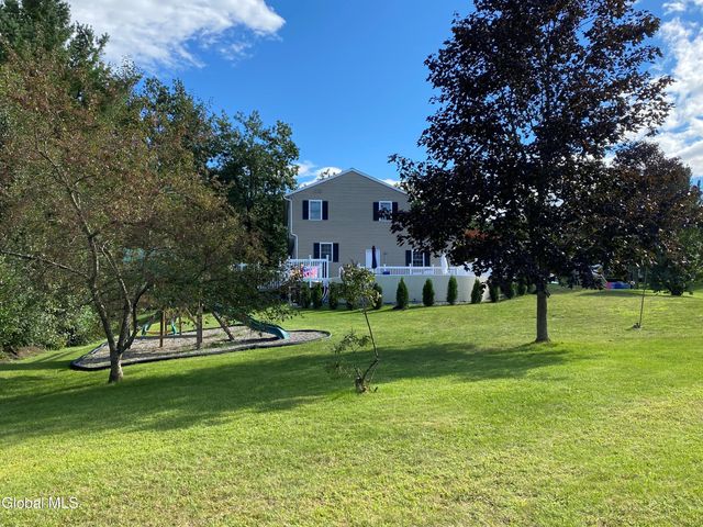 13 Indian Maiden Pass, Altamont, NY 12009