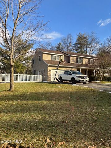 13 Indian Maiden Pass, Altamont, NY 12009