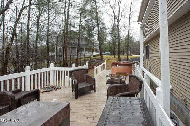 13 Indian Maiden Pass, Altamont, NY 12009