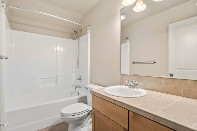 61146 SE Sydney Harbor Drive, Bend, OR 97702