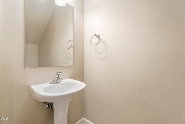 61146 SE Sydney Harbor Drive, Bend, OR 97702