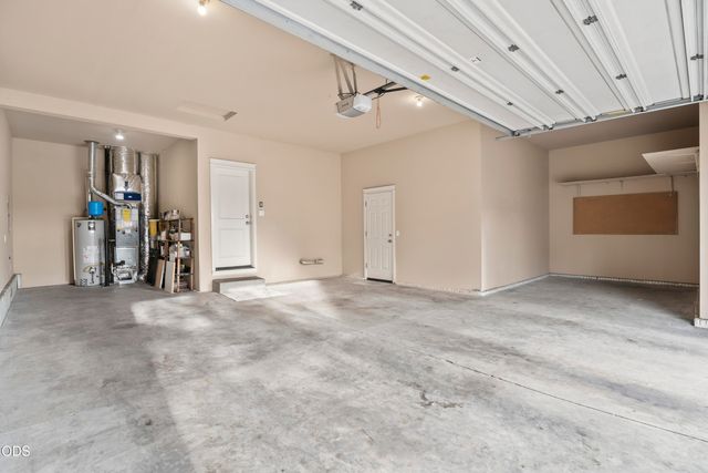 61146 SE Sydney Harbor Drive, Bend, OR 97702