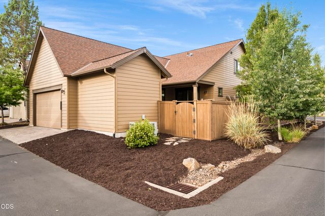 61146 SE Sydney Harbor Drive, Bend, OR 97702