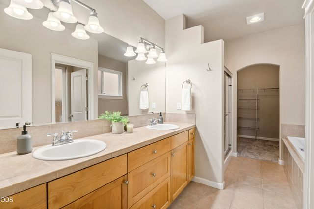 61146 SE Sydney Harbor Drive, Bend, OR 97702