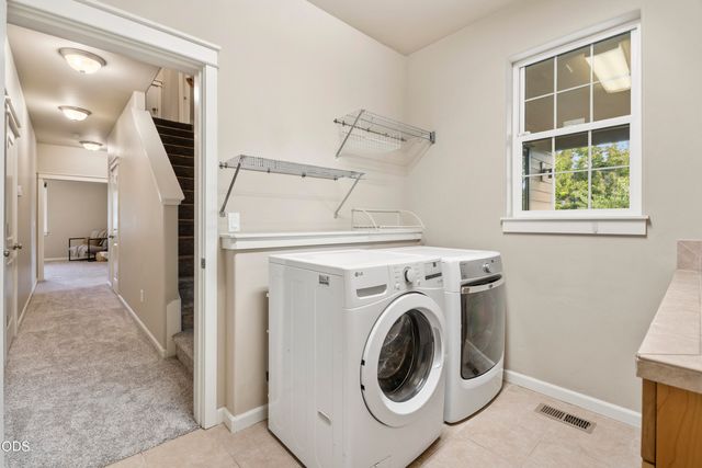 61146 SE Sydney Harbor Drive, Bend, OR 97702
