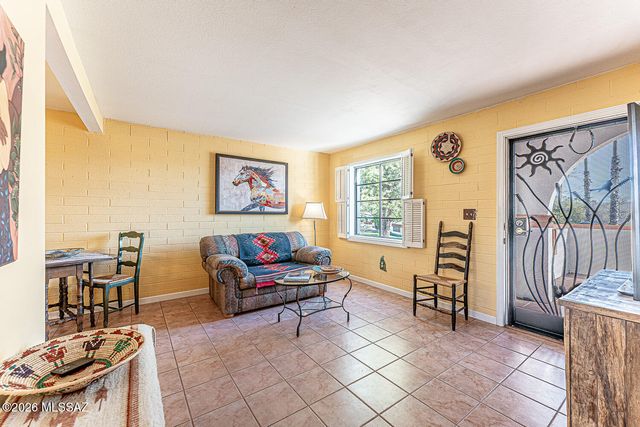 176 S Paseo Pena Apt D, Green Valley, AZ 85614