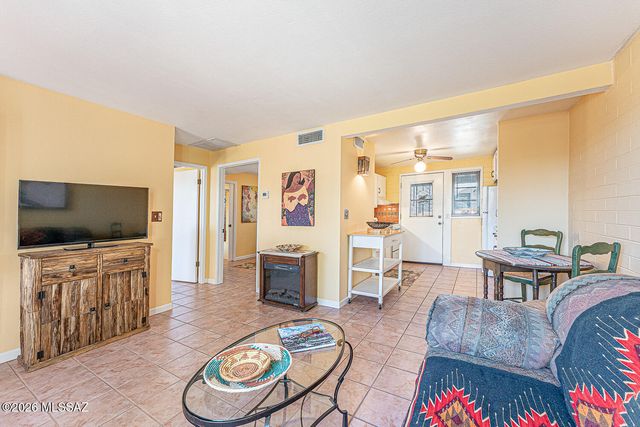 176 S Paseo Pena Apt D, Green Valley, AZ 85614