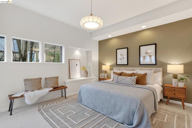 104 104 Capricorn Ave, Oakland, CA 94611