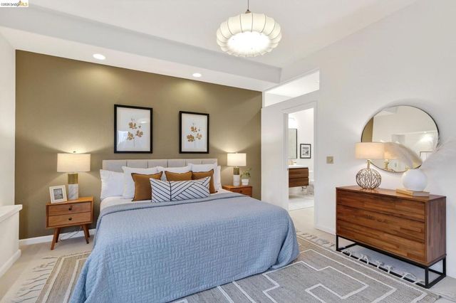 104 104 Capricorn Ave, Oakland, CA 94611