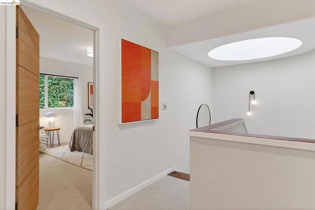 104 104 Capricorn Ave, Oakland, CA 94611