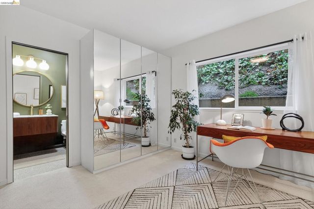 104 104 Capricorn Ave, Oakland, CA 94611