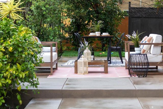 104 104 Capricorn Ave, Oakland, CA 94611