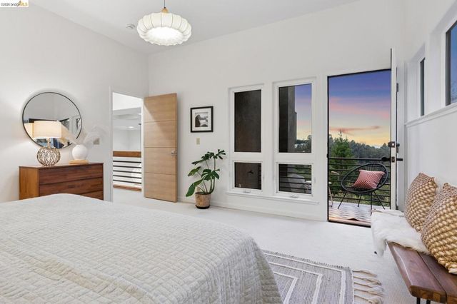 104 104 Capricorn Ave, Oakland, CA 94611