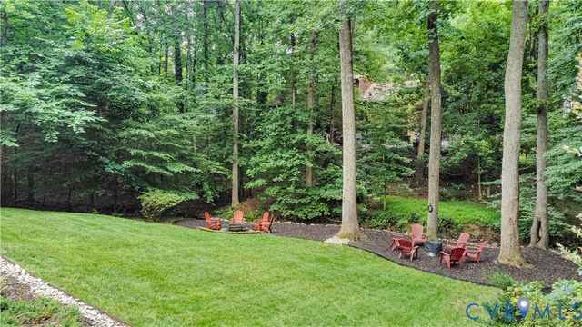 11821 Durrington Dr, North Chesterfield, VA 23236