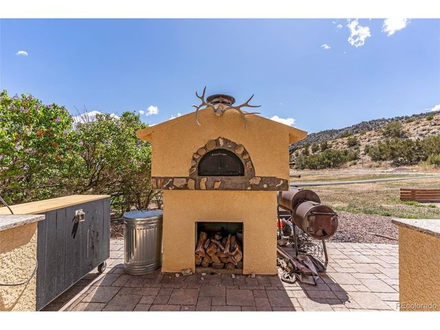 611 Rockridge Loop, Canon City, CO 81212