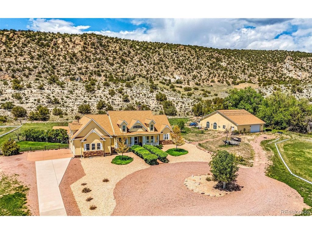611 Rockridge Loop, Canon City, CO 81212