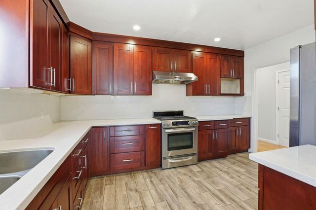 75 Gambetta Street, Daly City, CA 94014