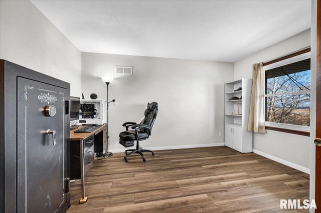 14927 N IVY LAKE Road, Chillicothe, IL 61523